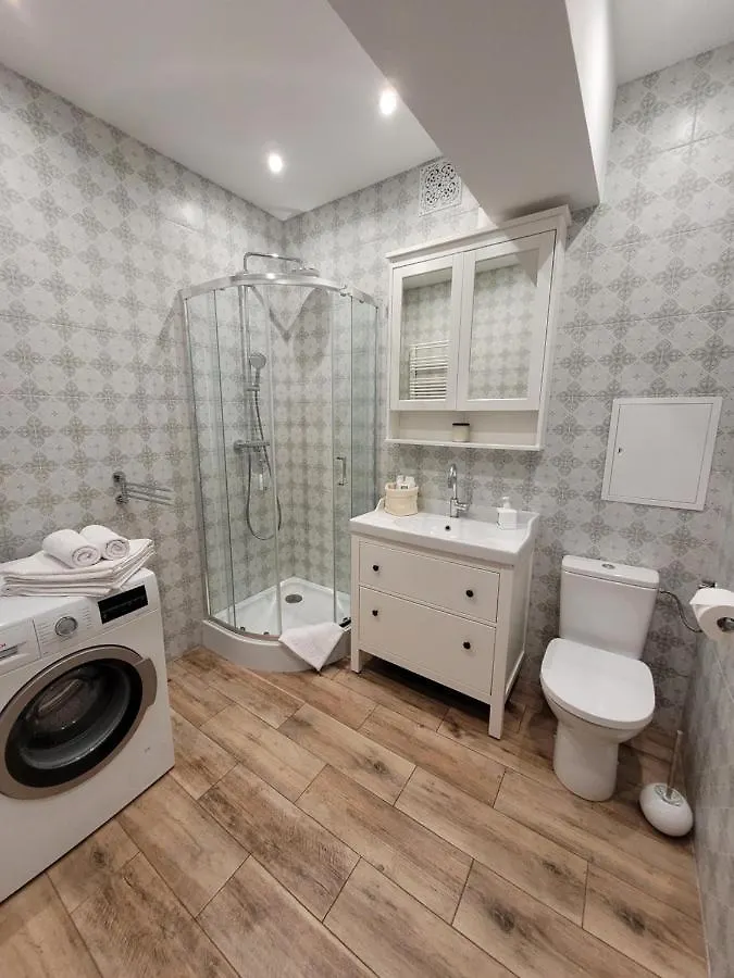 דירות ורשה Apartament Czerwone Maki